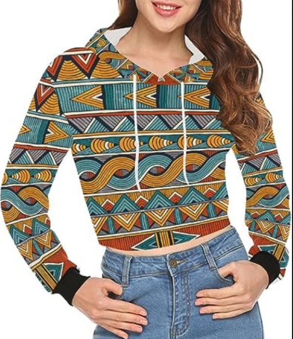 Hoodie dengan pola tribal yang artistik